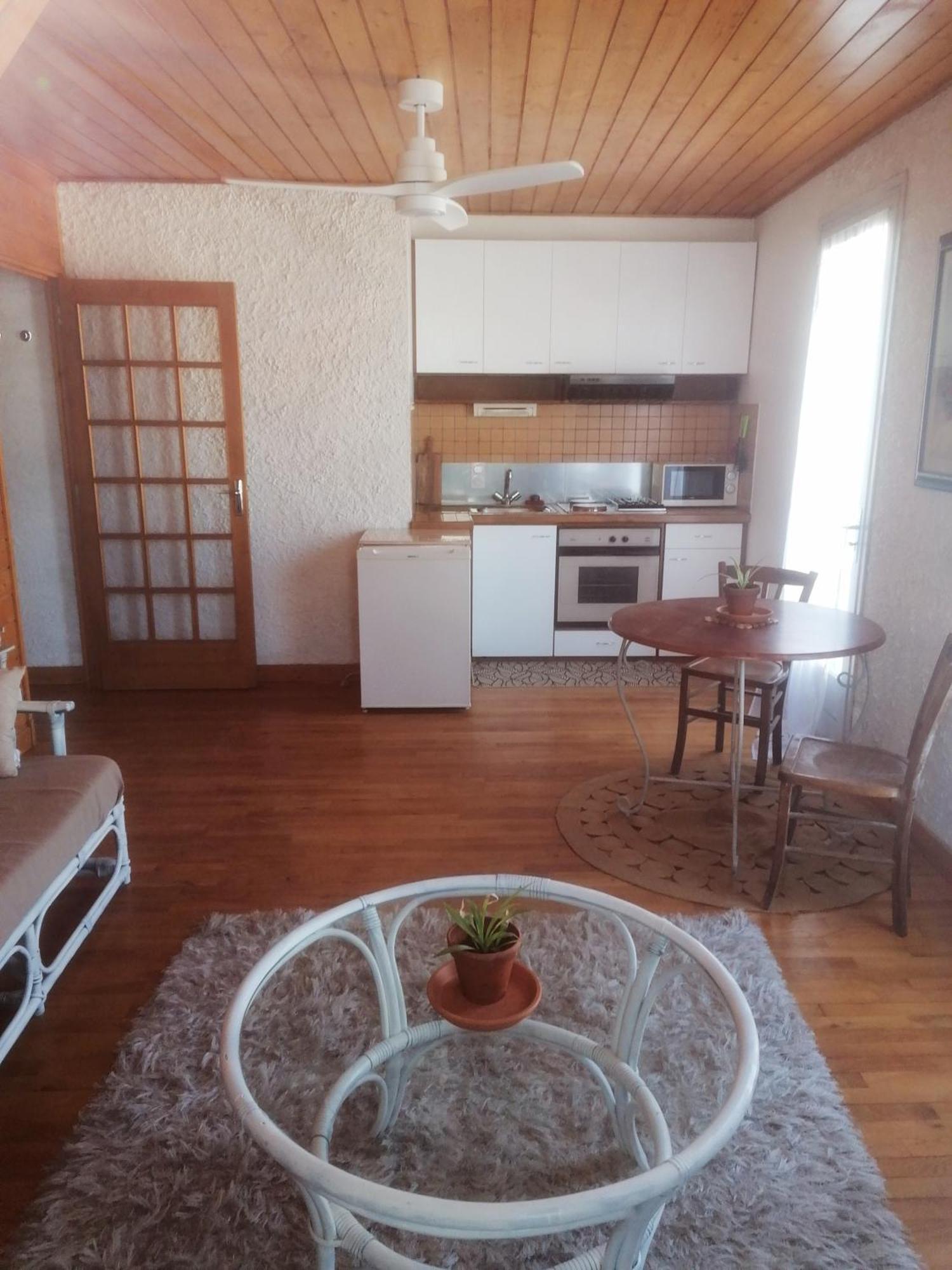 Apartment Ambiance Salles-Curan
